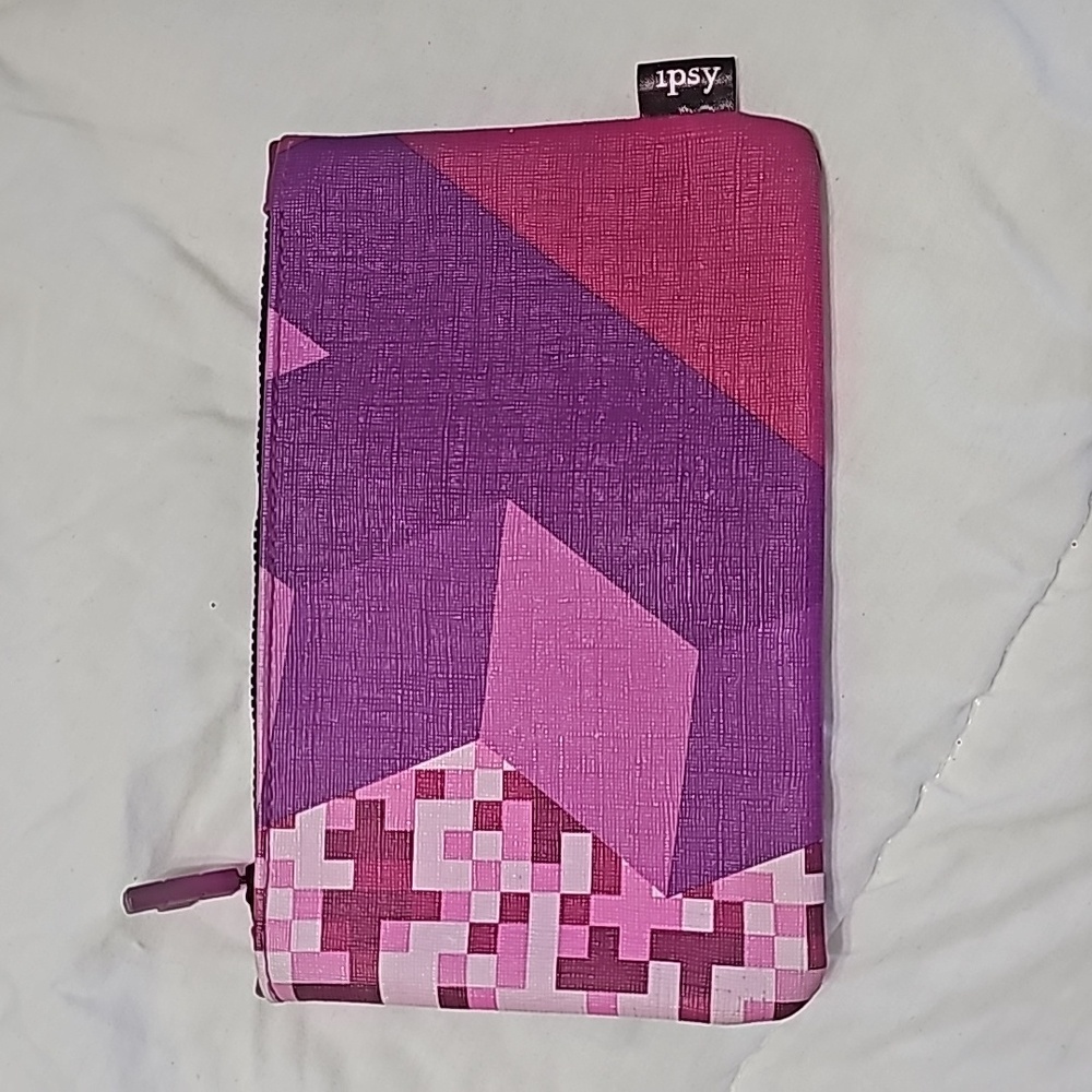 Ipsy makeup bag